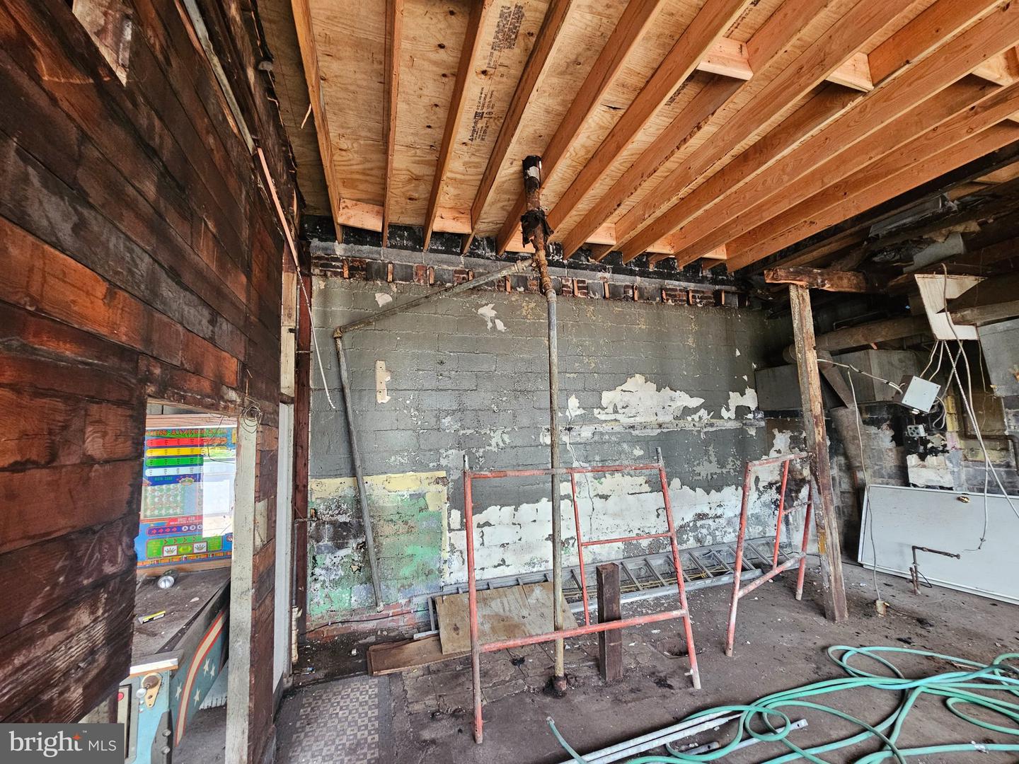 511 N Olden Ave Property Photo 16