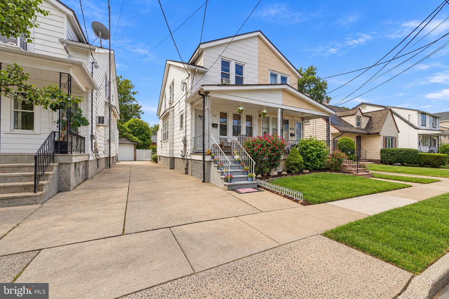 357 Connecticut Ave Property Photo 1