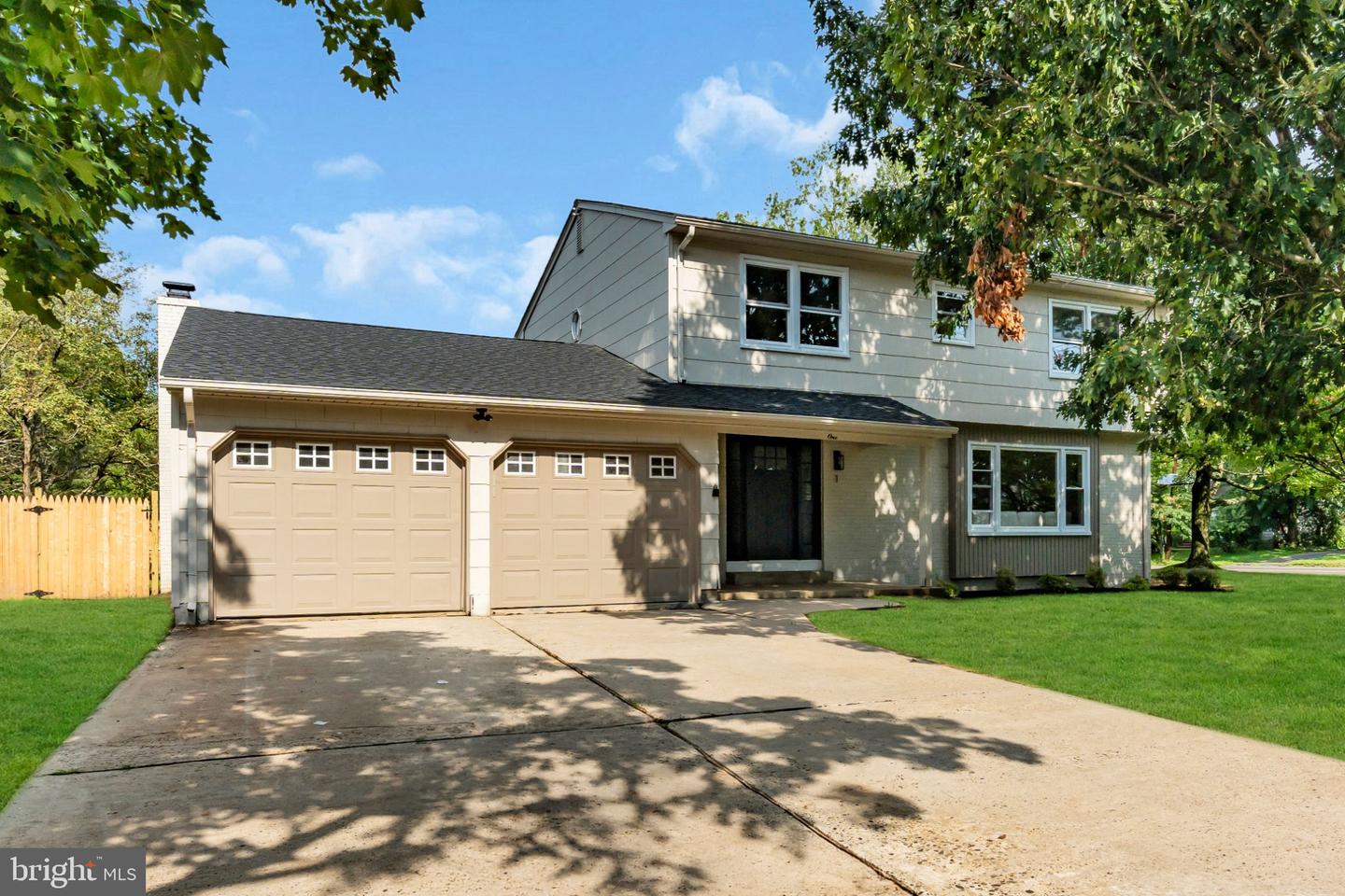 1 Colleen Cir Property Photo 2