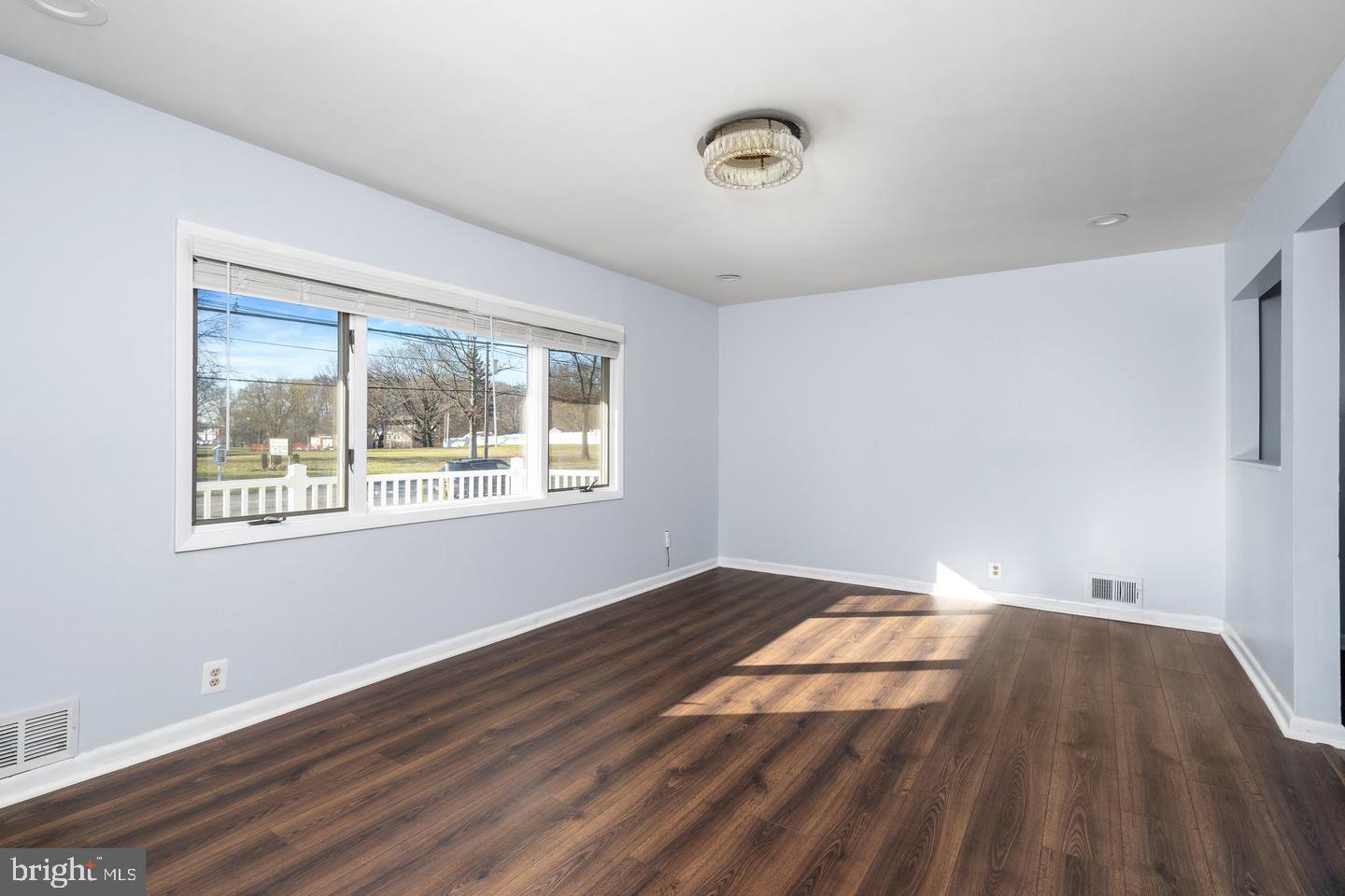 4312 Nottingham Way Property Photo 6