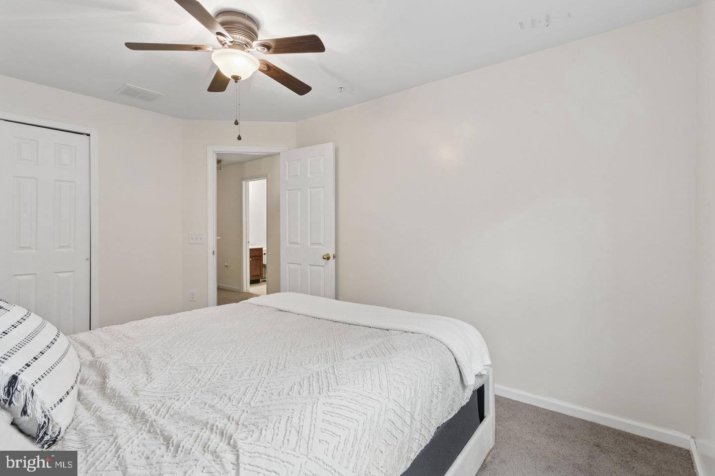 1060 Lamberton St Property Photo 14