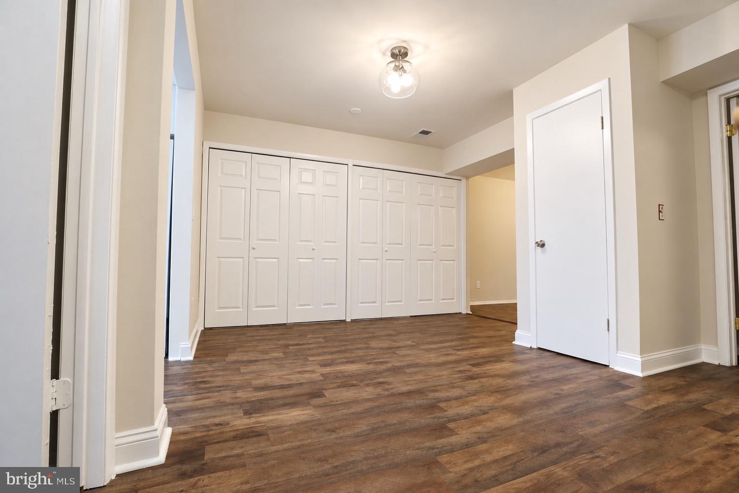1405 Silver Ct Property Photo 2
