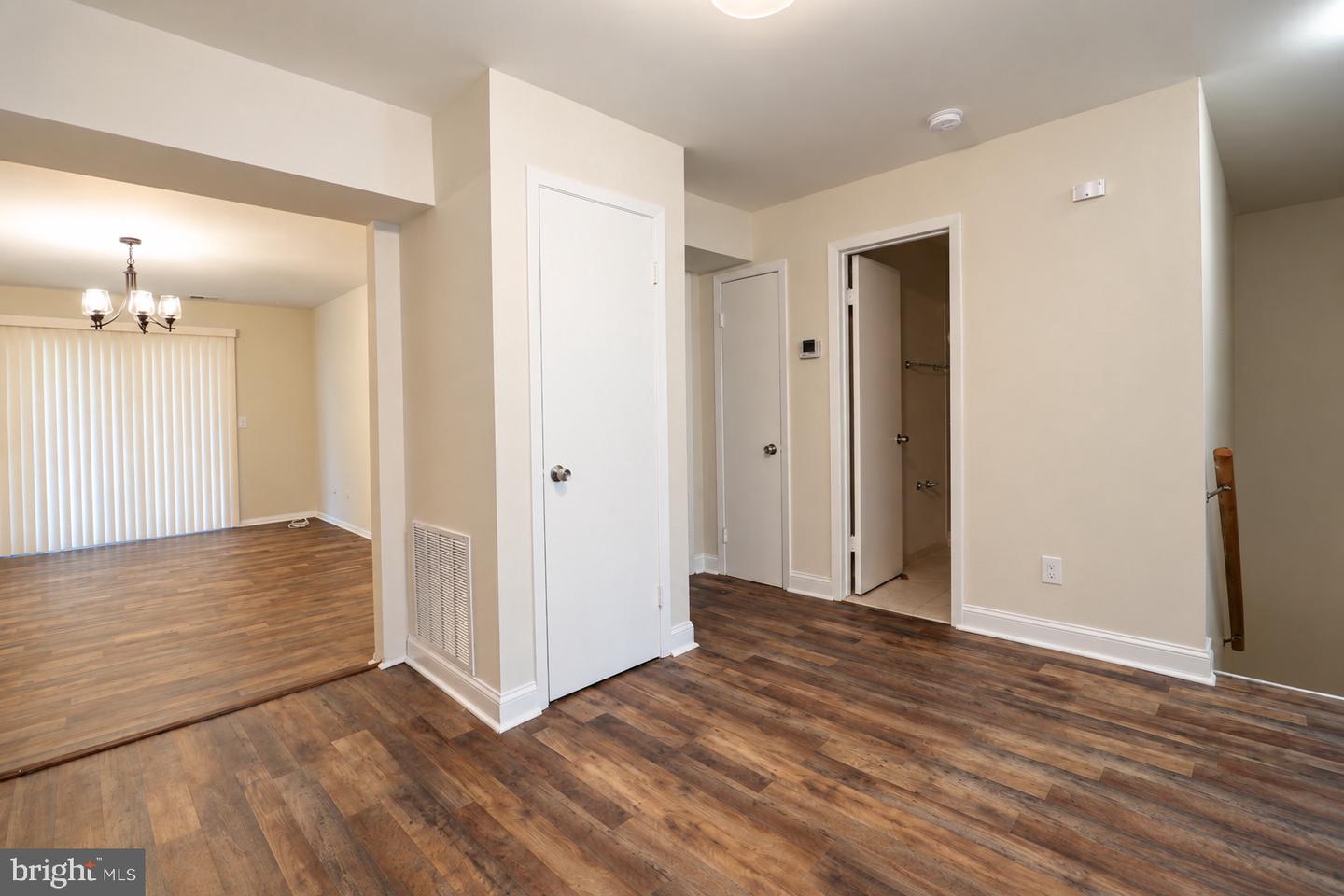1405 Silver Ct Property Photo 5