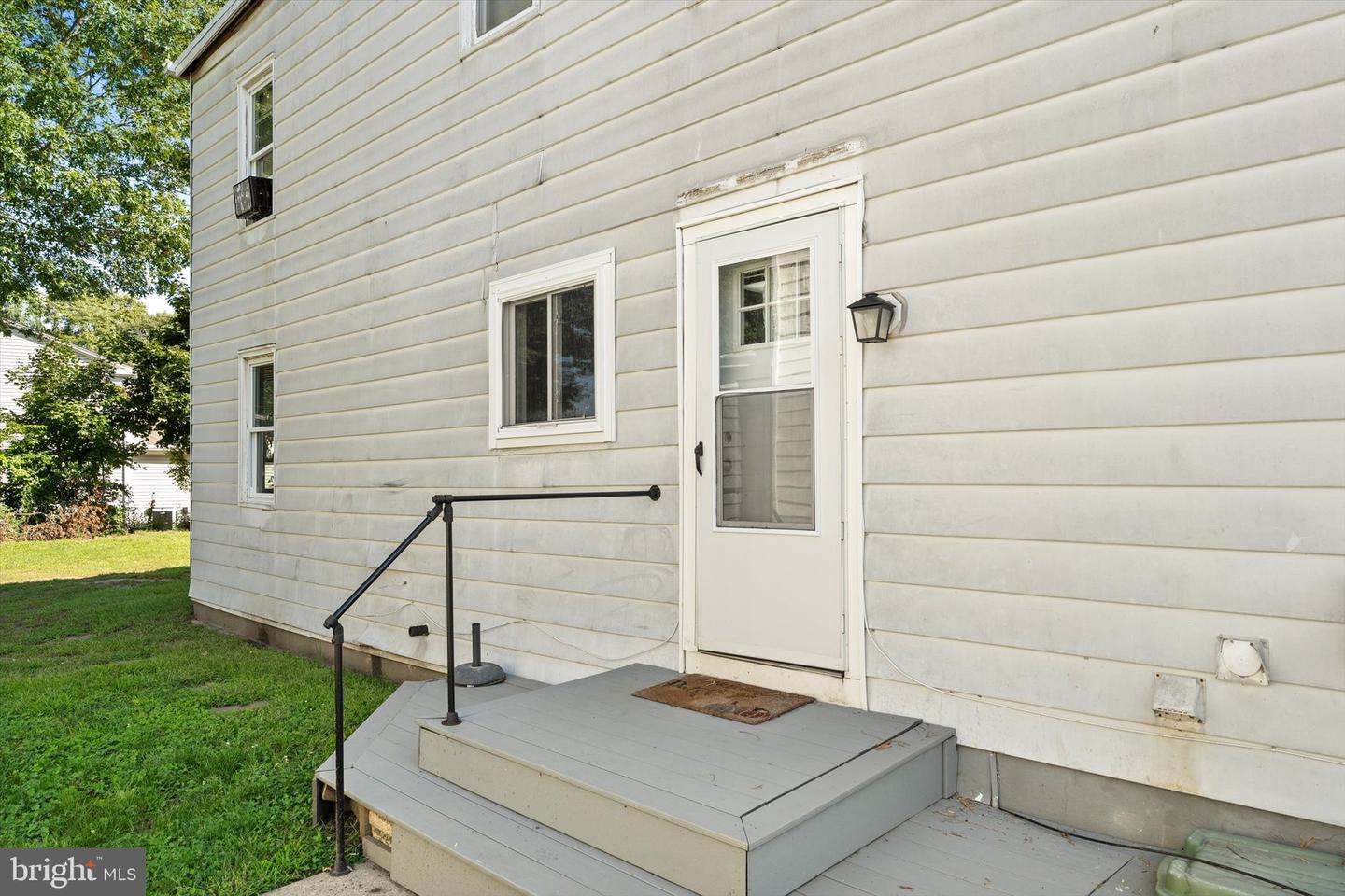 266 Main St #apt. A Property Photo 3