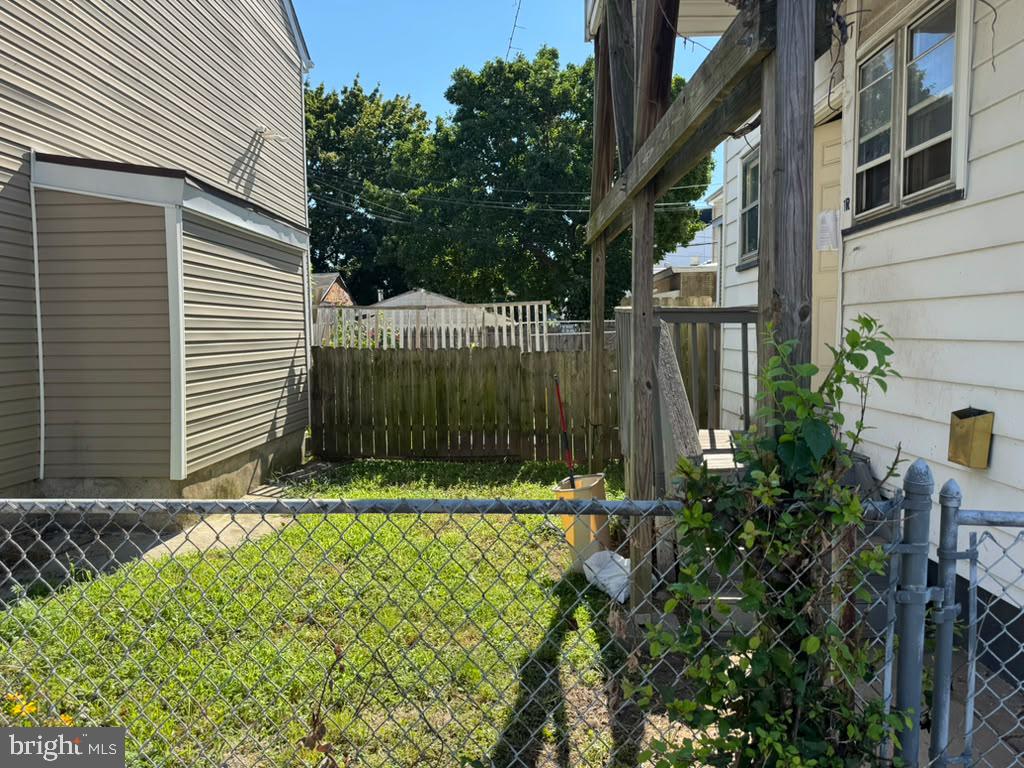 1600 S Broad St #1r Property Photo 9