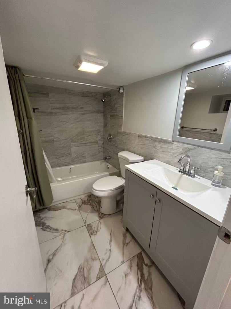 192 Woodland Ave #a Property Photo 14