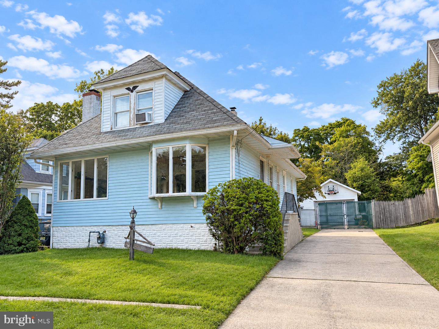 22 BRENWAL AVE Property Photo 1
