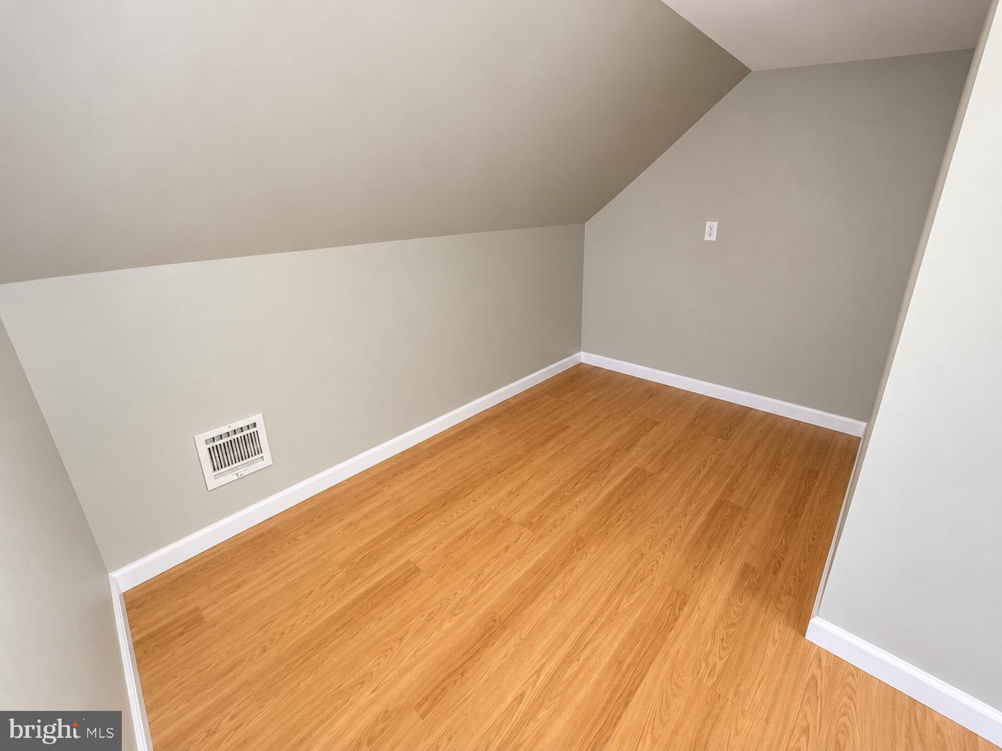 22 Brenwal Ave Property Photo 16