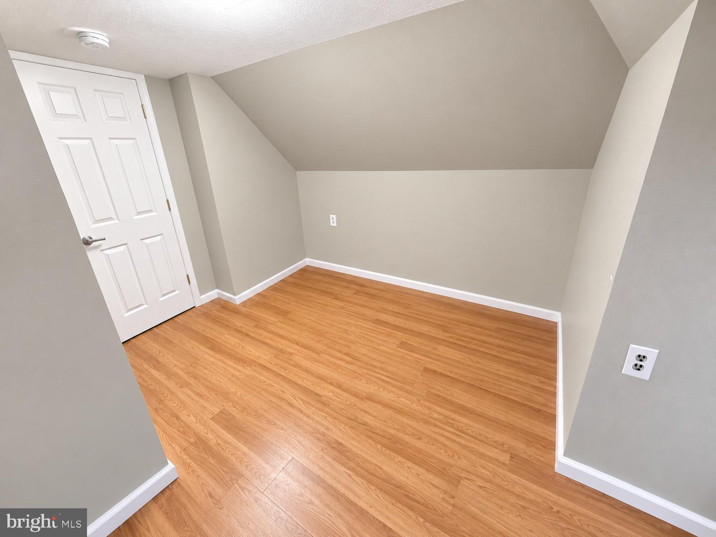 22 Brenwal Ave Property Photo 17