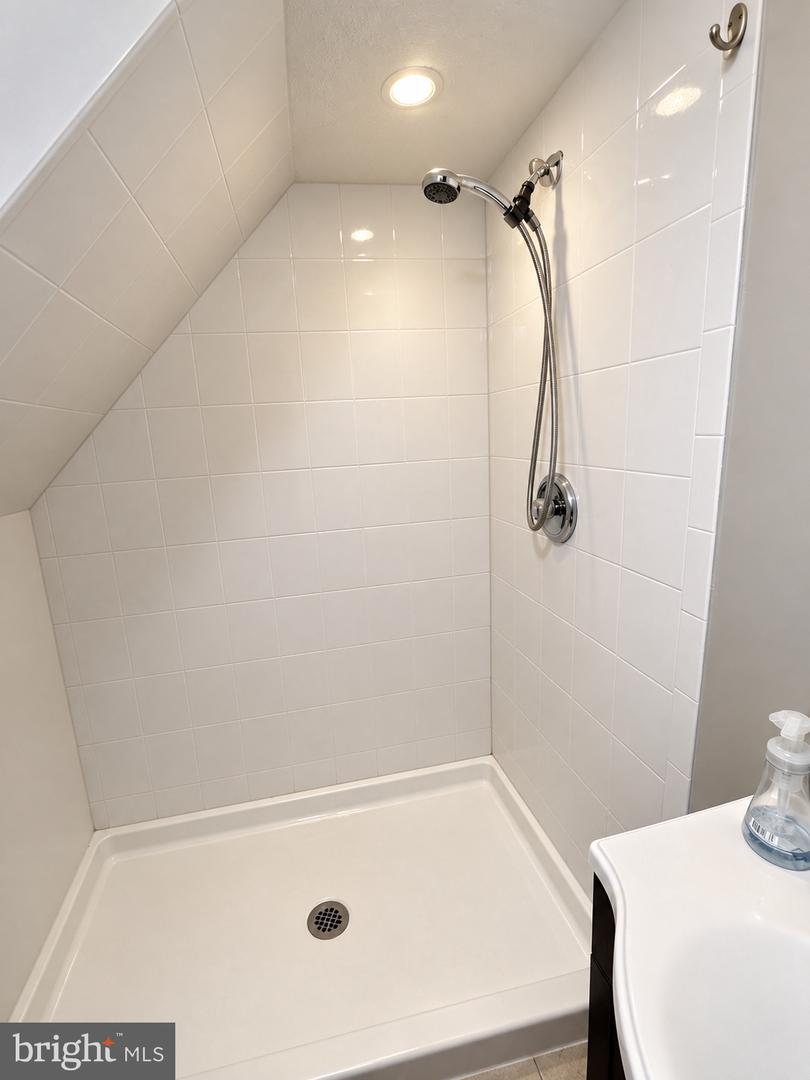 22 Brenwal Ave Property Photo 27