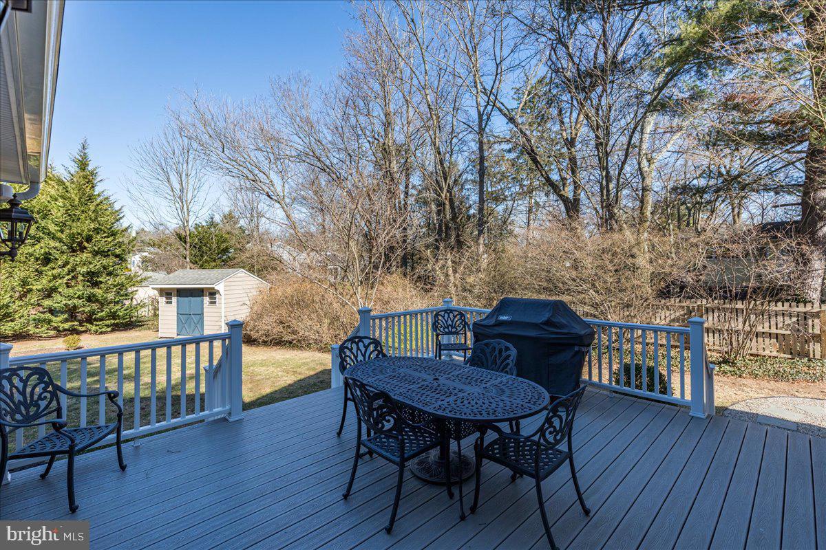 160 Hickory Ct Property Photo 28