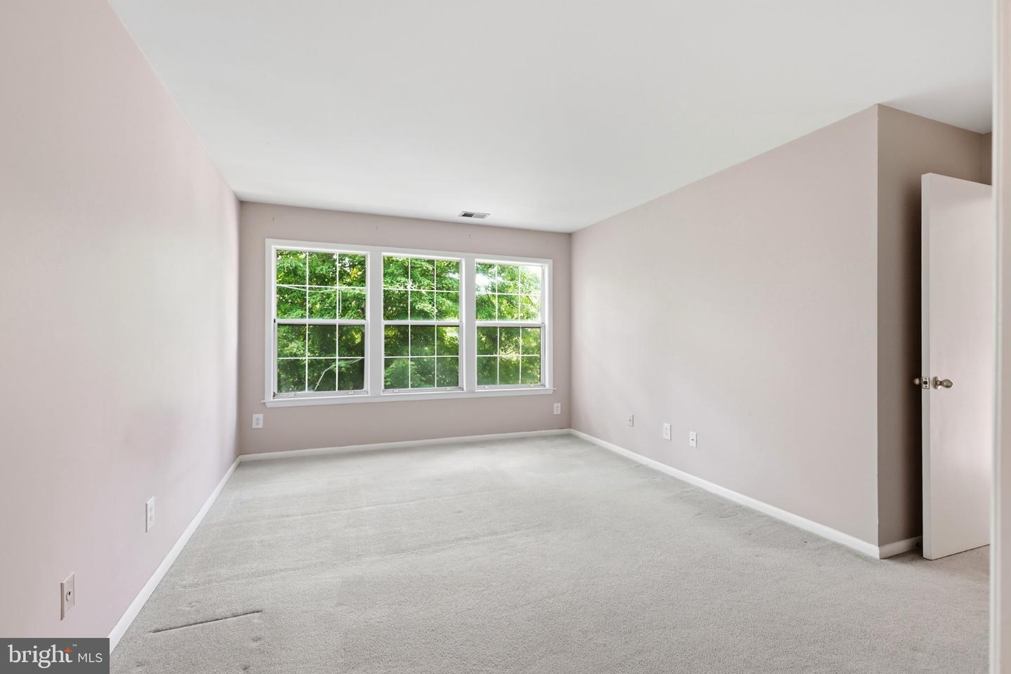 108 Lowell Ct #12 Property Photo 11