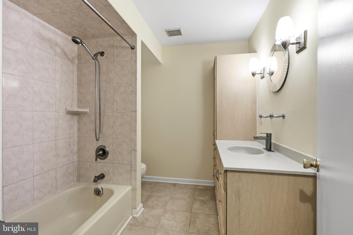 108 Lowell Ct #12 Property Photo 14