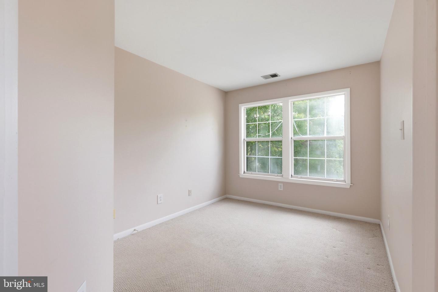 108 Lowell Ct #12 Property Photo 16