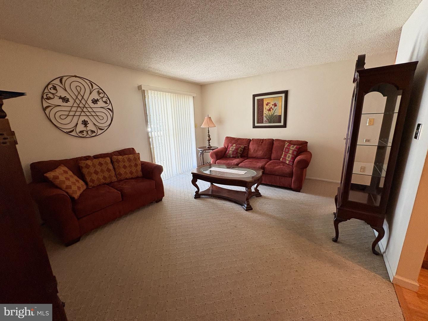 32 Versailles Ct Property Photo 2