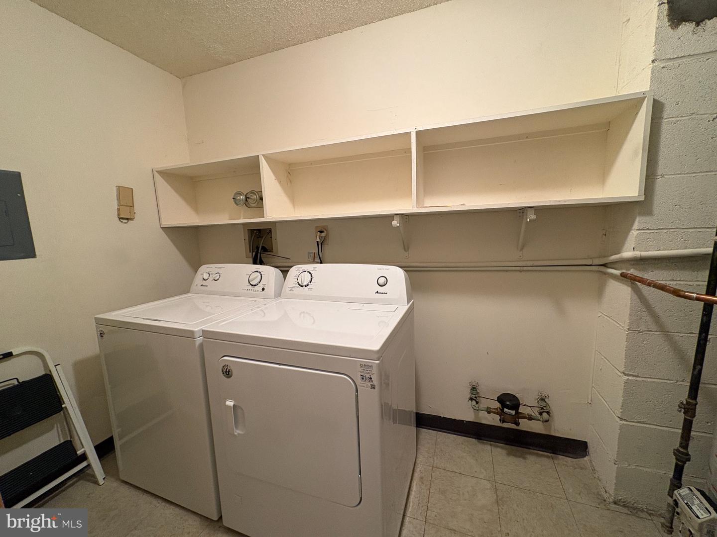 32 Versailles Ct Property Photo 9