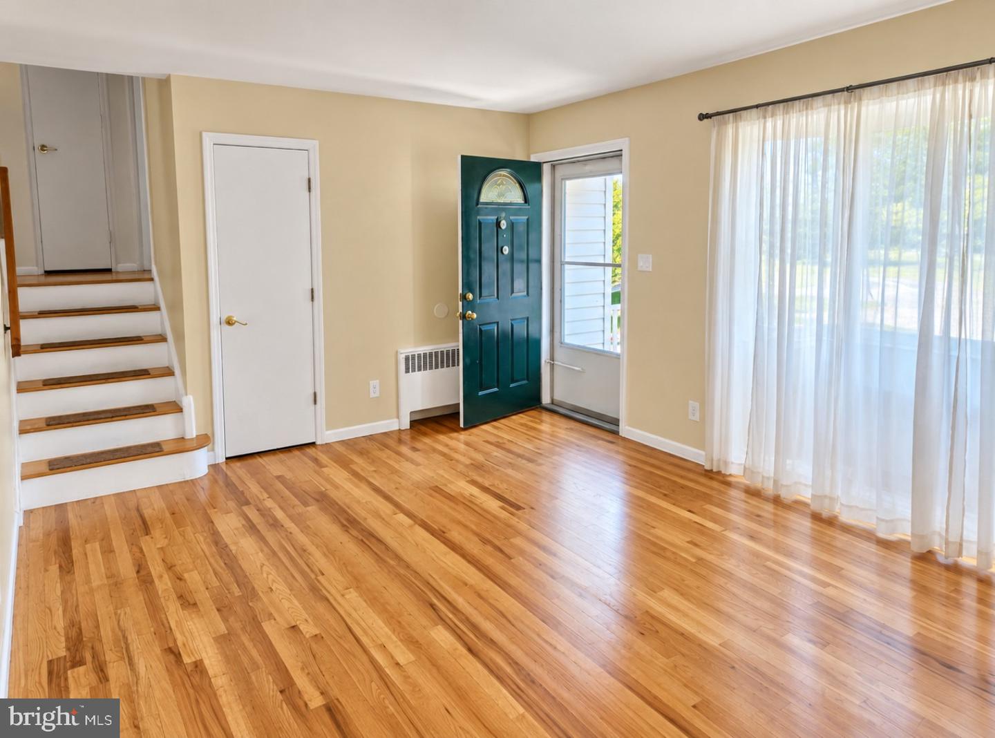 13 Morton Ave Property Photo 2