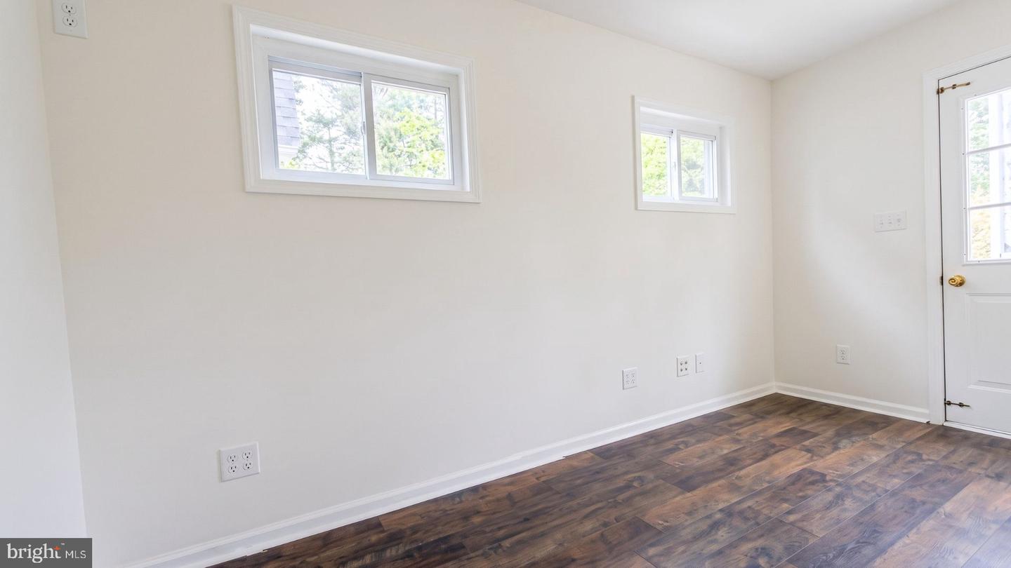 50 Hillhurst Ave Property Photo 12