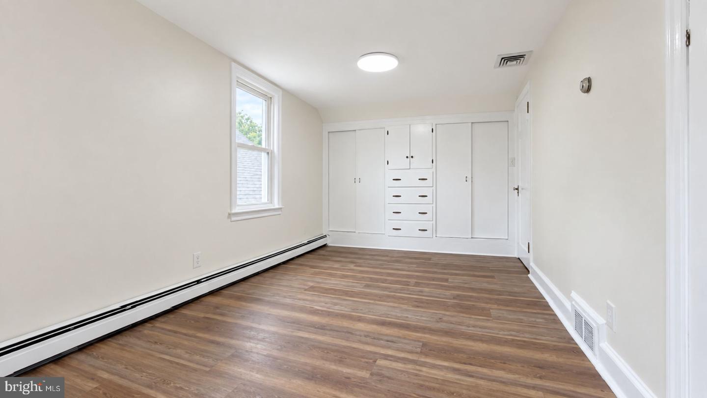50 Hillhurst Ave Property Photo 14