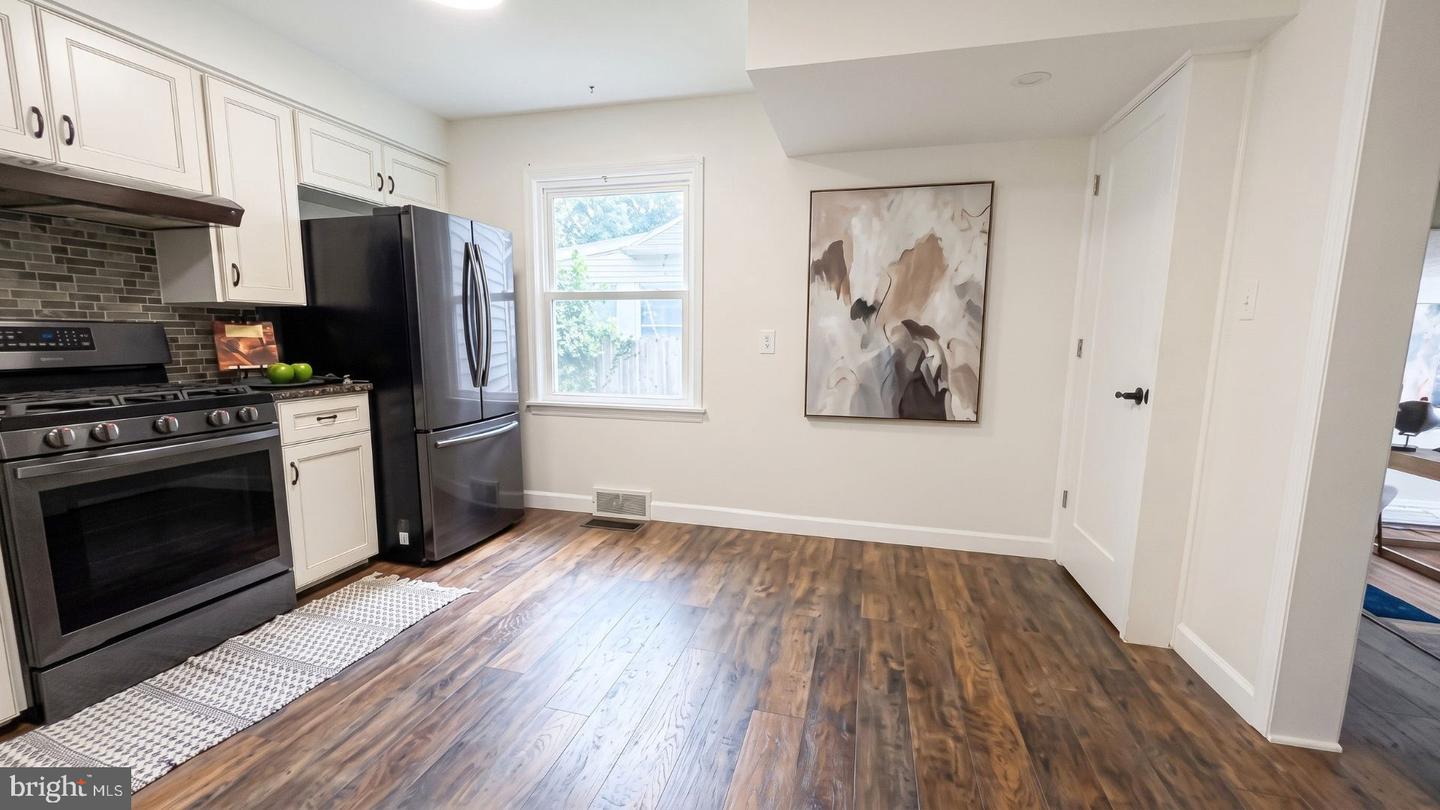 50 Hillhurst Ave Property Photo 22