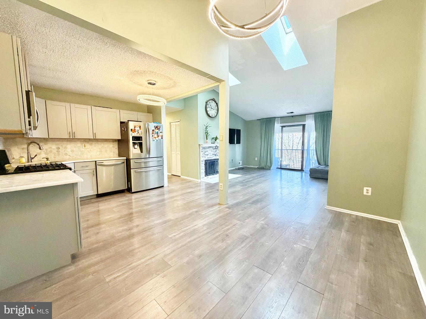 21 Joyner Ct Property Photo 6