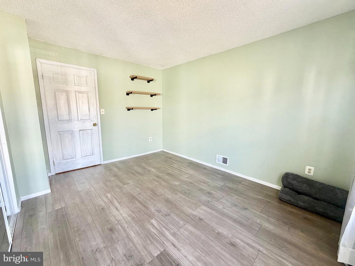 21 Joyner Ct Property Photo 12