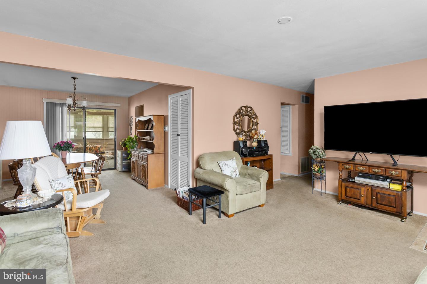 28 Dan Rd Property Photo 5