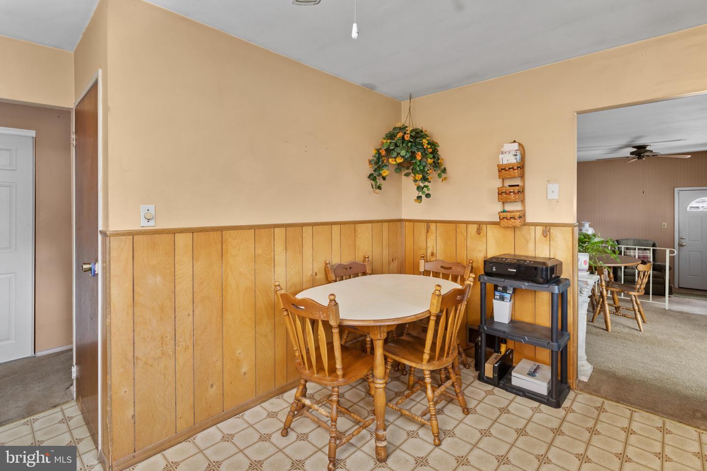 28 Dan Rd Property Photo 11