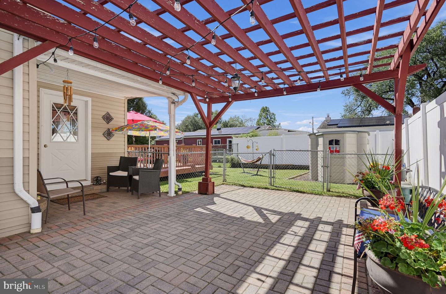 5 Evans Ave Property Photo 8