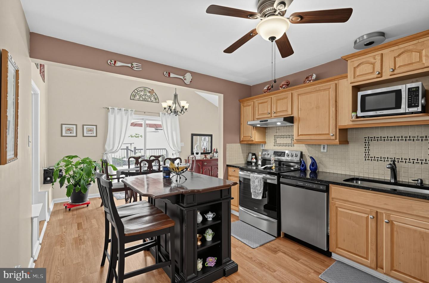 5 Evans Ave Property Photo 20