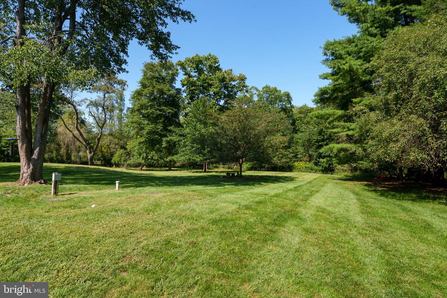 19 Maple Ln Property Photo 35
