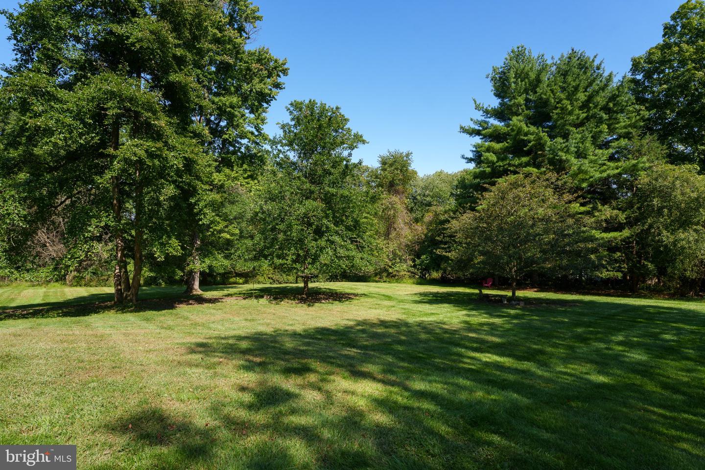 19 Maple Ln Property Photo 37