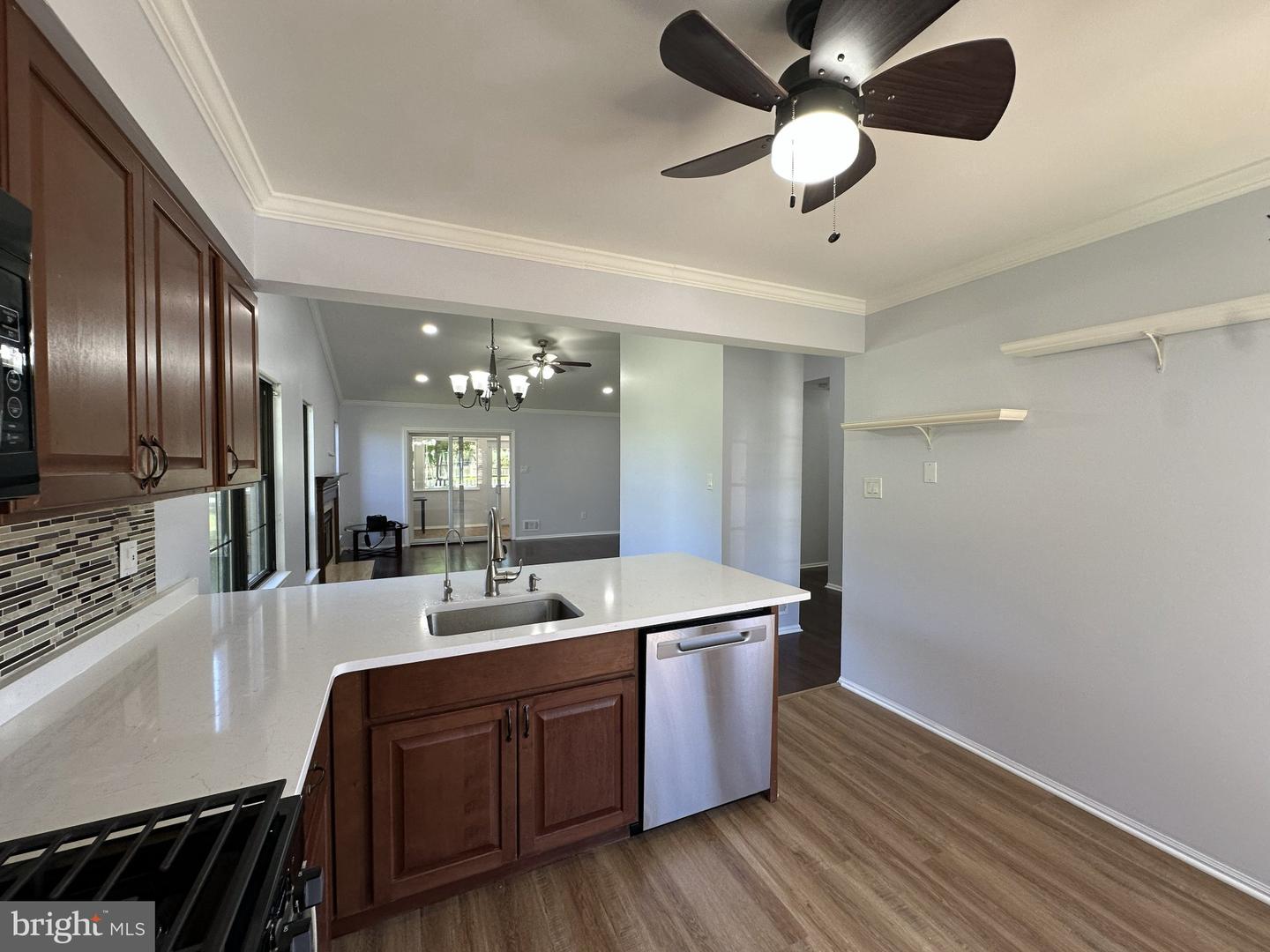 142 Tynemouth Ct Property Photo 9