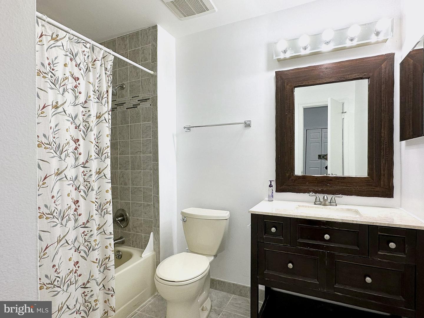 142 Tynemouth Ct Property Photo 29