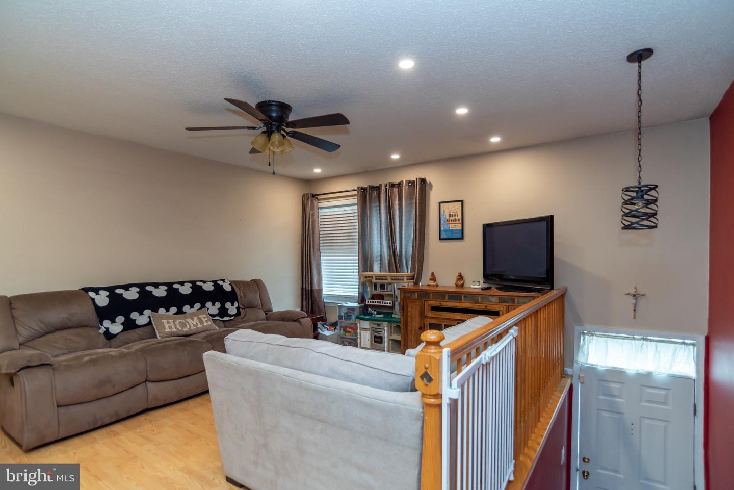 204 Lansdowne Ct Property Photo 4