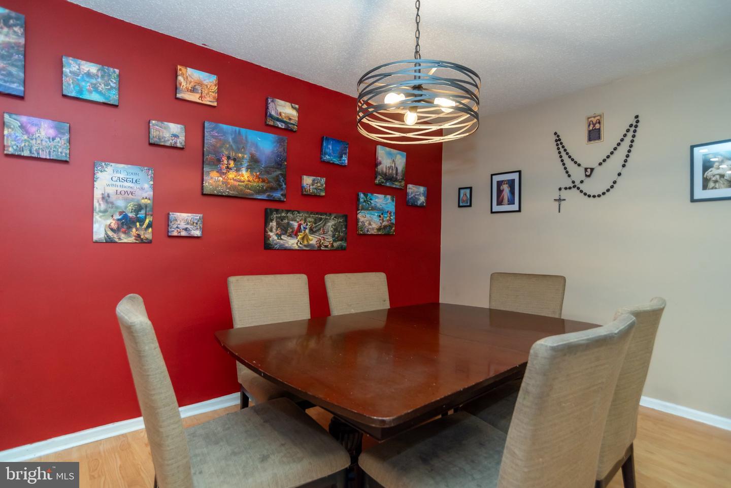 204 Lansdowne Ct Property Photo 6