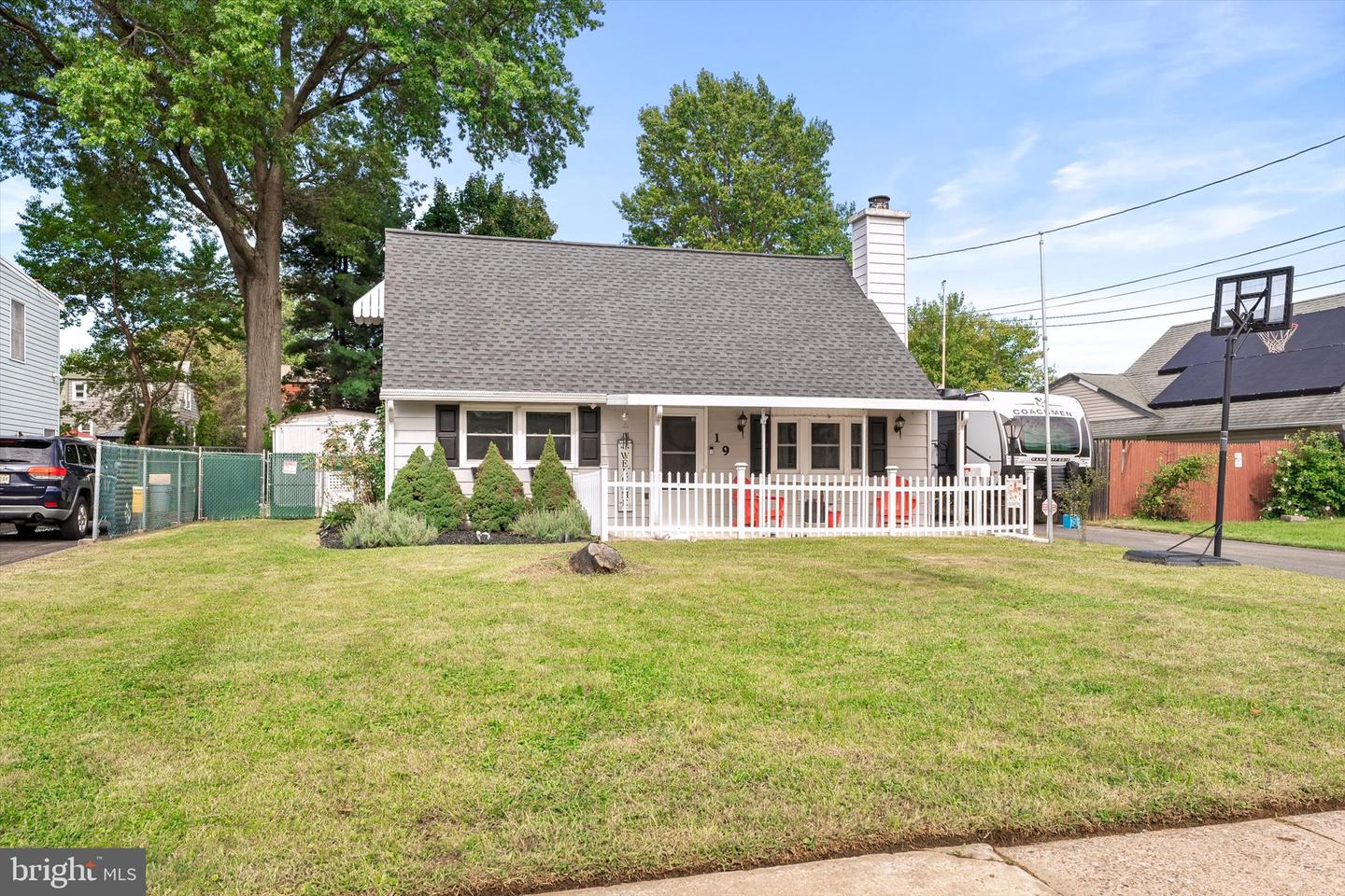 19 DUNMORE AVE