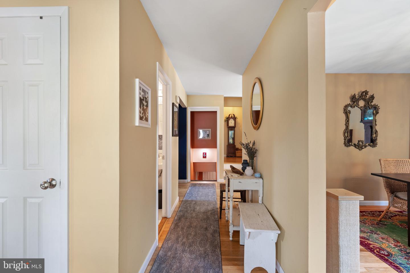 6 Martin Ln Property Photo 7
