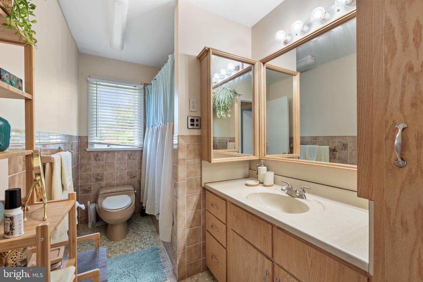 6 Martin Ln Property Photo 22