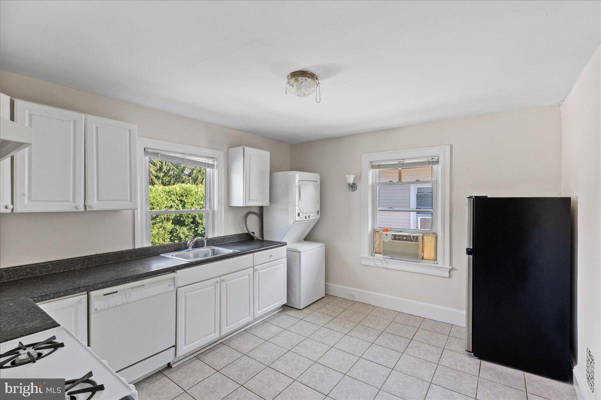 60 Wiggins St Property Photo 6