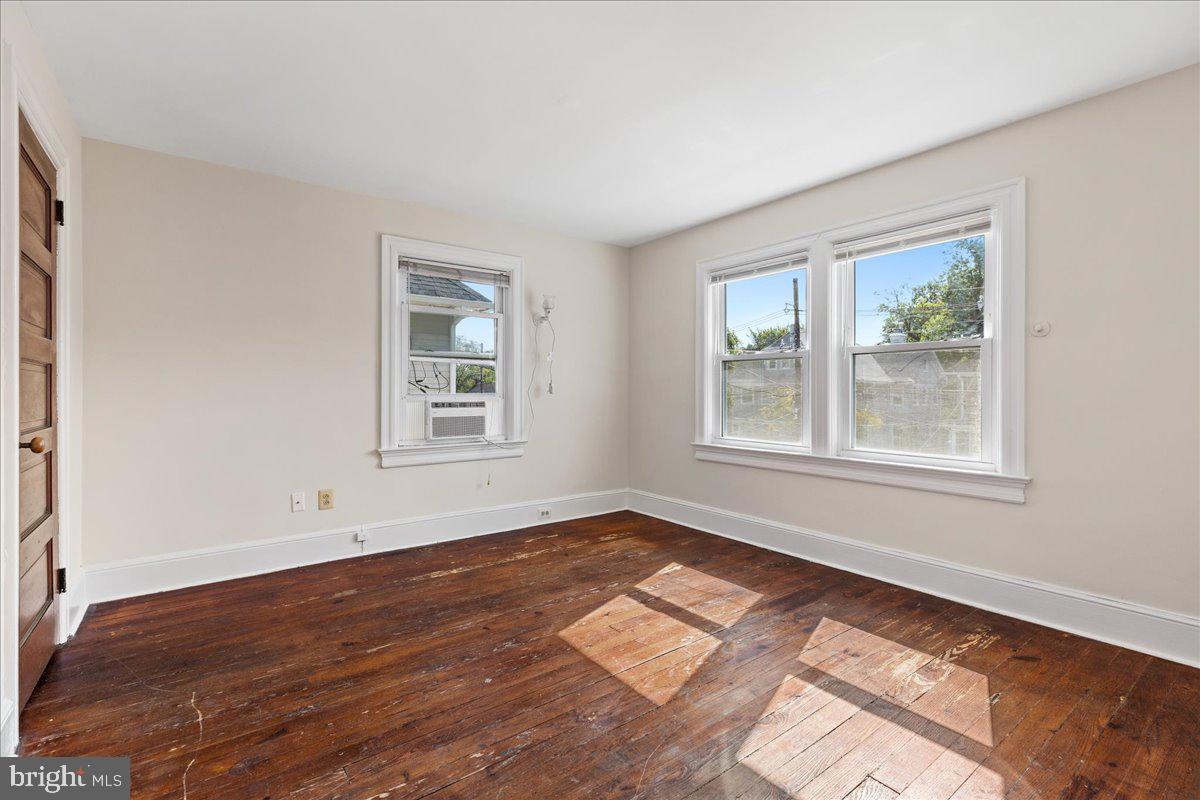 60 Wiggins St Property Photo 12