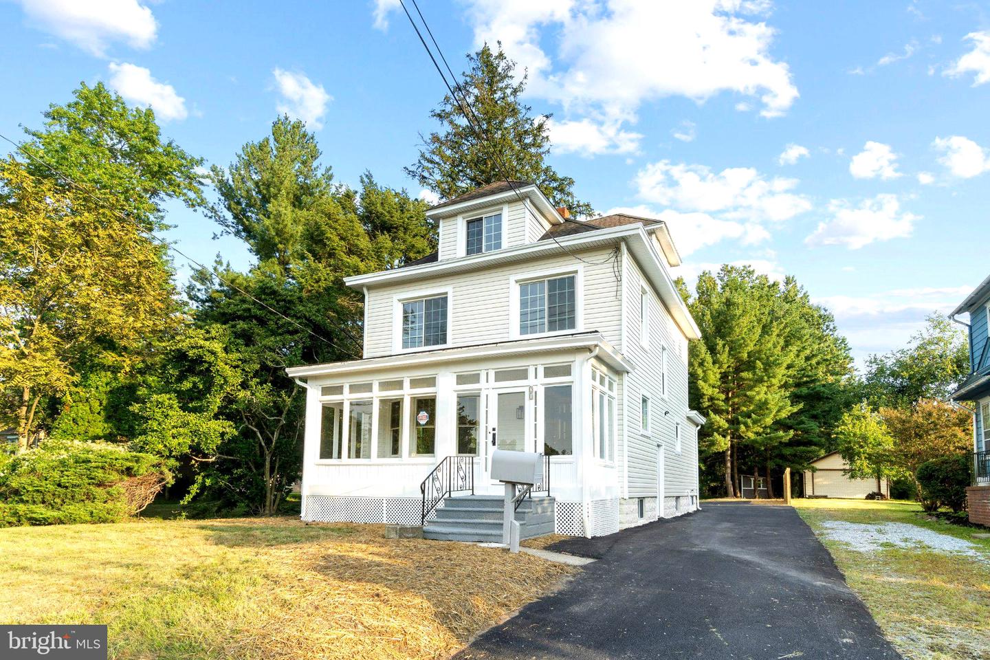 71 Carlton Ave Property Photo 1