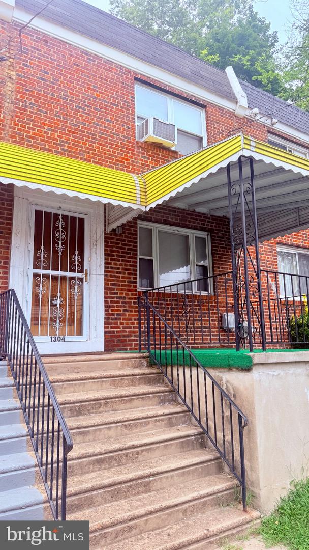 1304 Edgewood Ave Property Photo 1