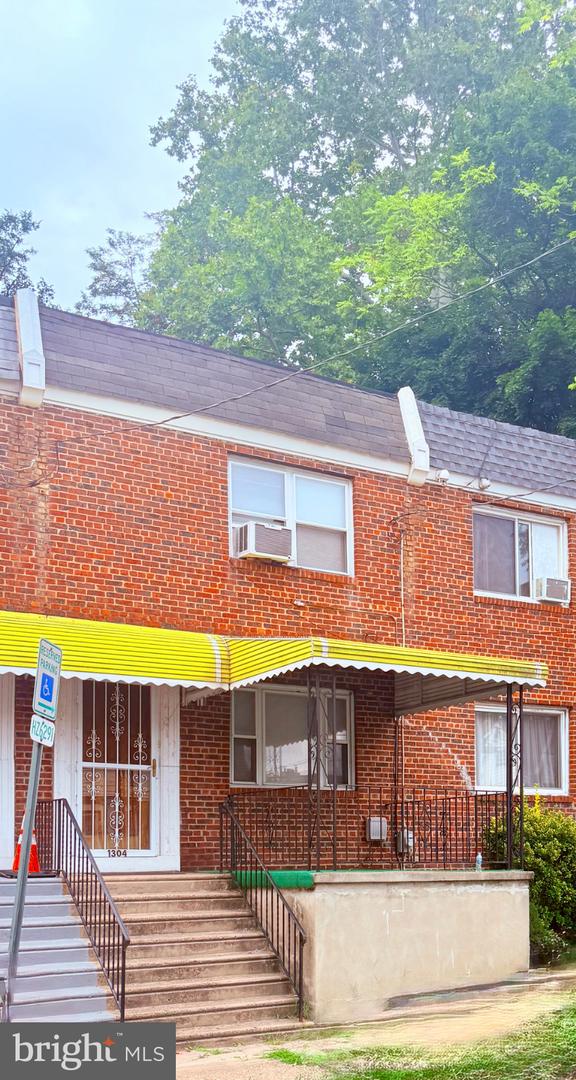 1304 Edgewood Ave Property Photo 2