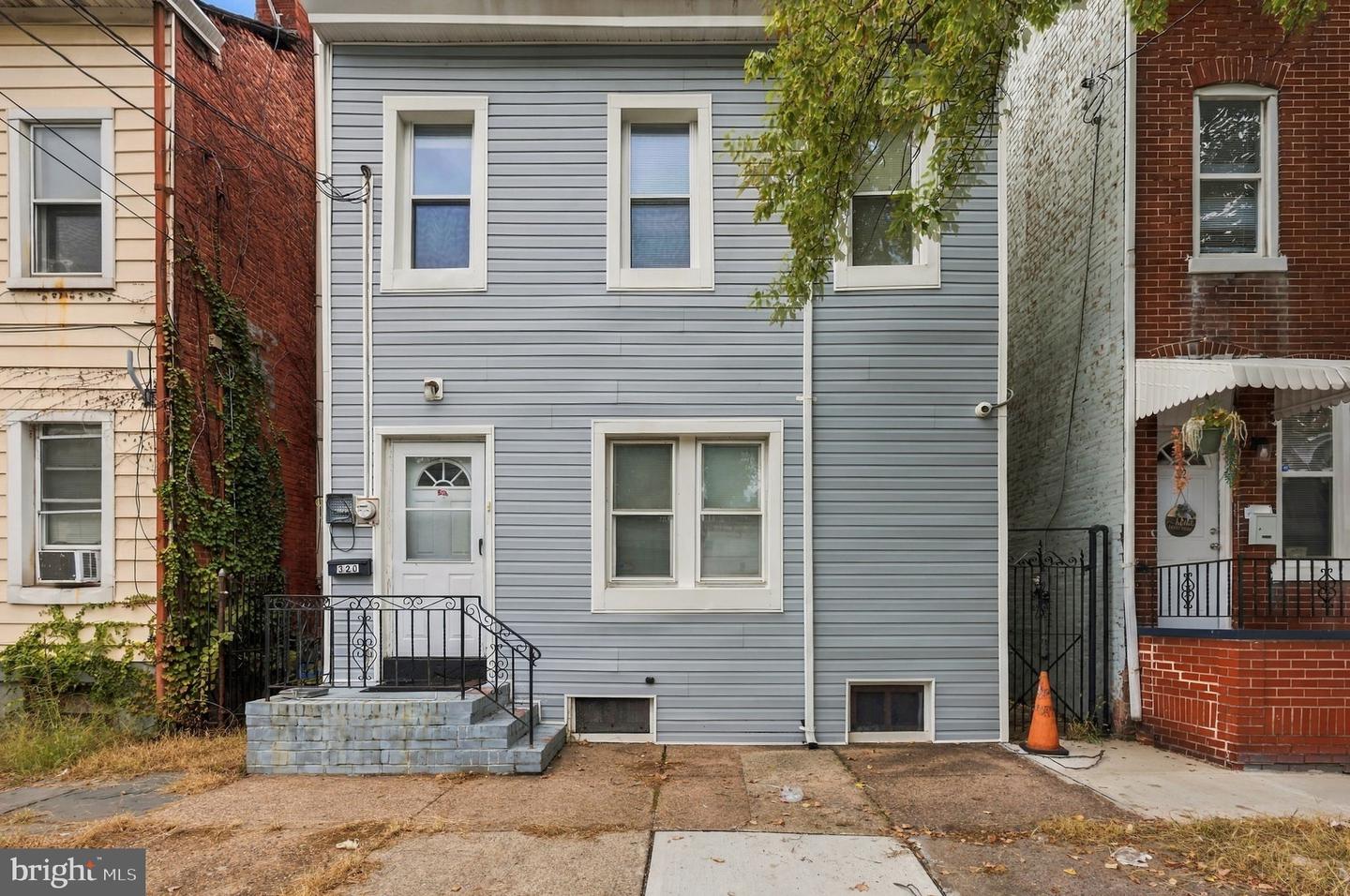 320 GENESEE ST Property Photo 1