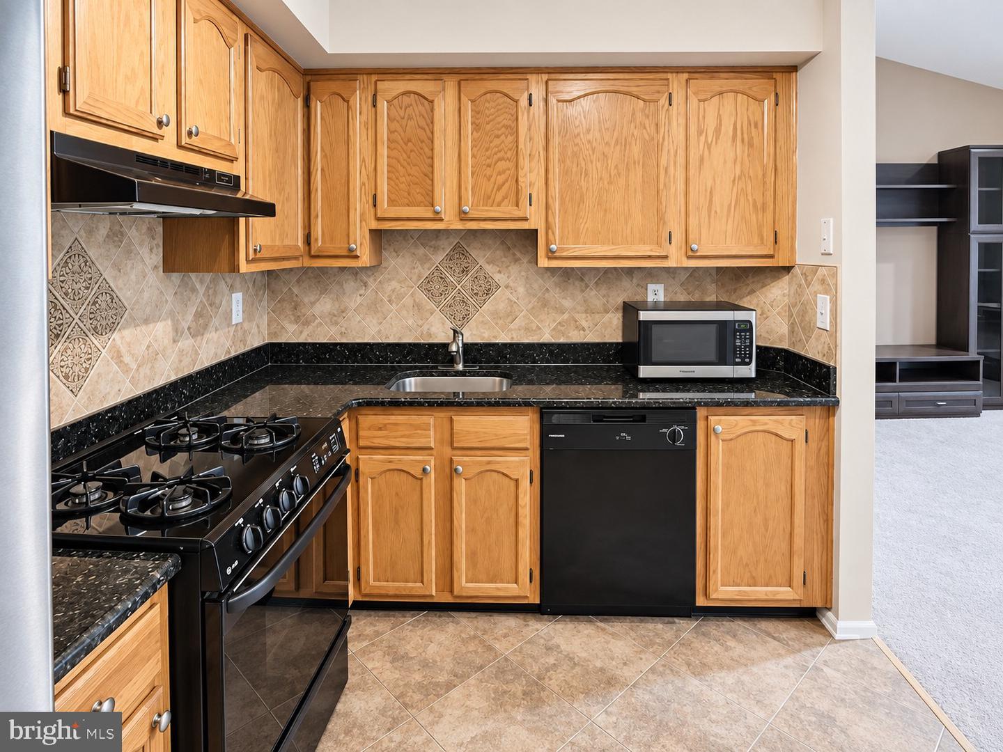 207 Salem Ct #11 Property Photo 5