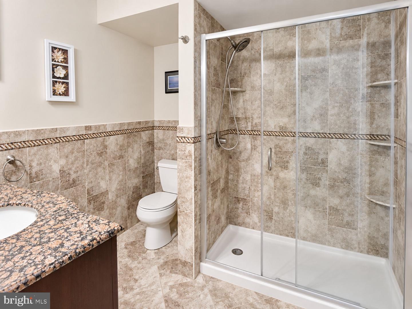 207 Salem Ct #11 Property Photo 6