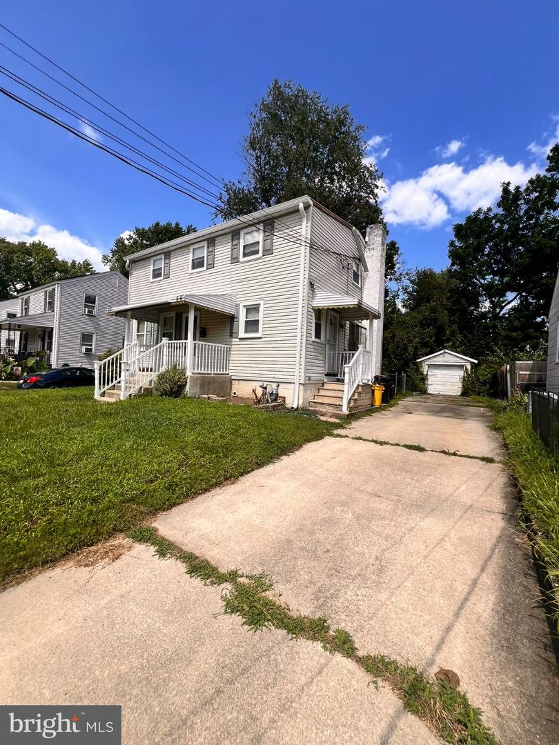 10 IOWANA AVE Property Photo 1