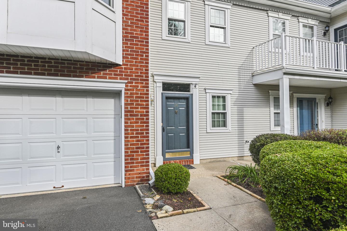 14 Hilton Ct Property Photo 2