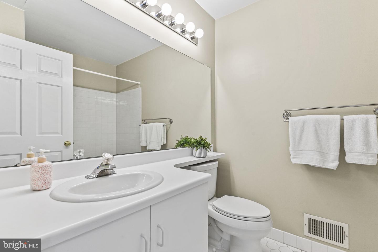 14 Hilton Ct Property Photo 24